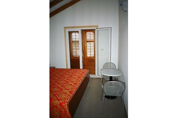 Croazia Privát Baška Voda, Esterno